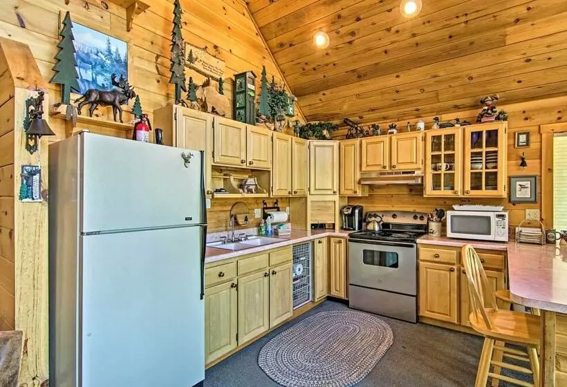 Florissant Hilltop Hideaway W/ Porch + Pond Access