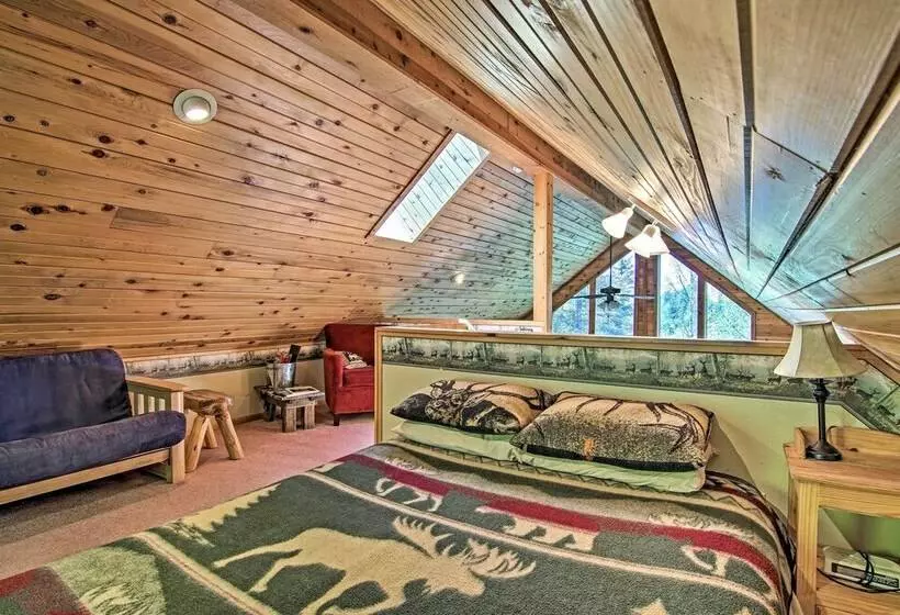 Florissant Hilltop Hideaway W/ Porch + Pond Access