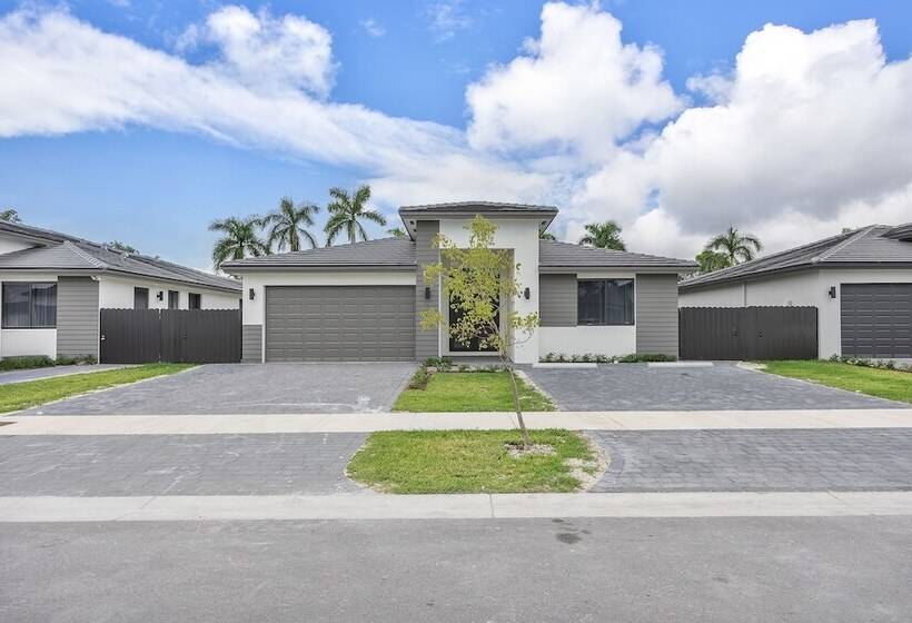 بنسيون Avi Lux Stay