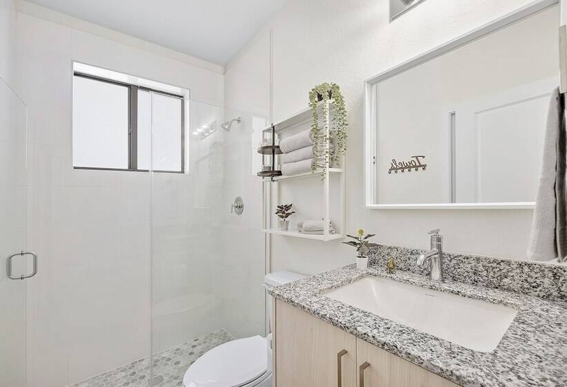 بنسيون Avi Lux Stay