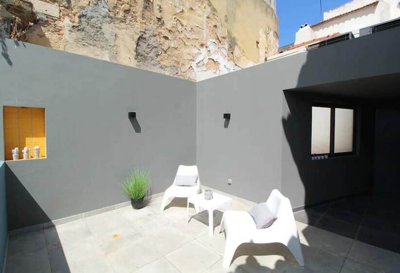 پانسیون Peaceful 2bedrooms W/ Patio In Lisbon