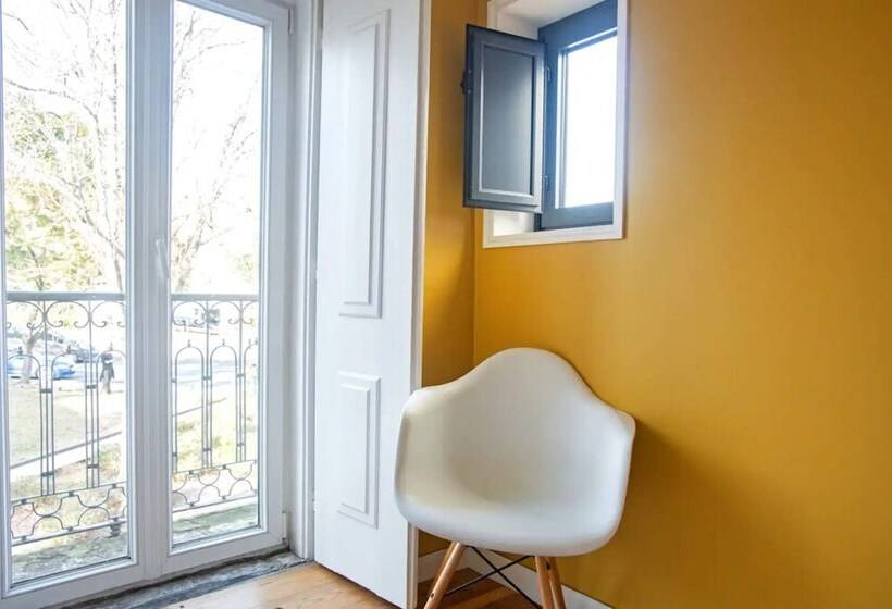 پانسیون Peaceful 2bedrooms W/ Patio In Lisbon