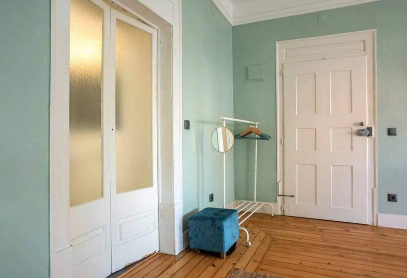 پانسیون Peaceful 2bedrooms W/ Patio In Lisbon