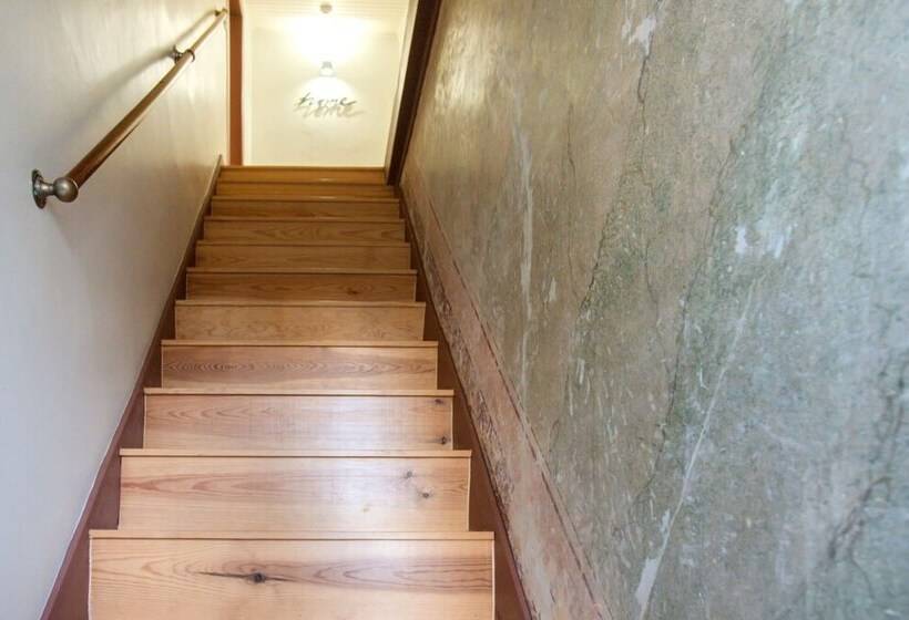 پانسیون Peaceful 2bedrooms W/ Patio In Lisbon