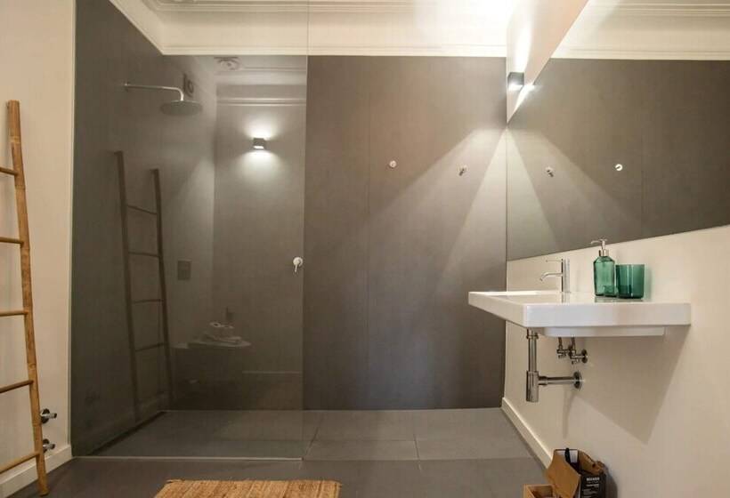 پانسیون Peaceful 2bedrooms W/ Patio In Lisbon