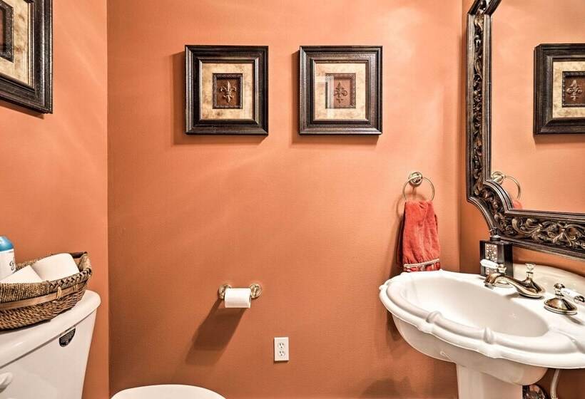 Pet Friendly Flatonia House W/ Patio & Gazebo!