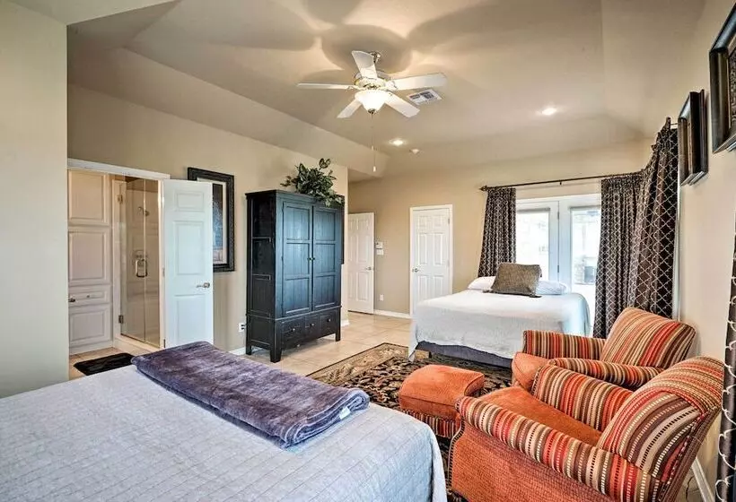 Pet Friendly Flatonia House W/ Patio & Gazebo!