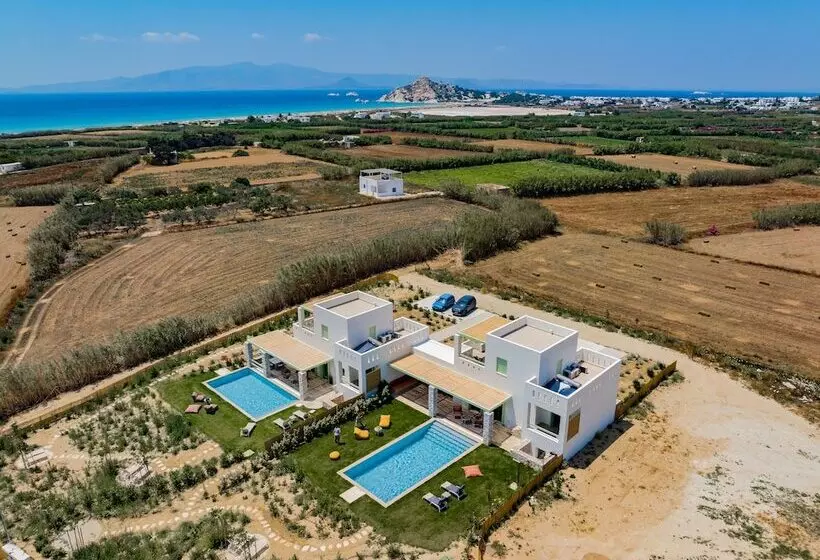 Plioni Villas & Suites