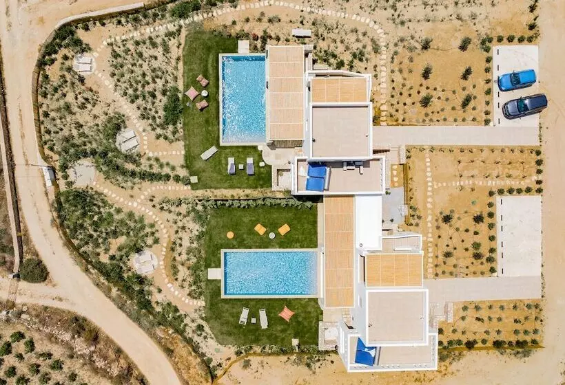 Plioni Villas & Suites