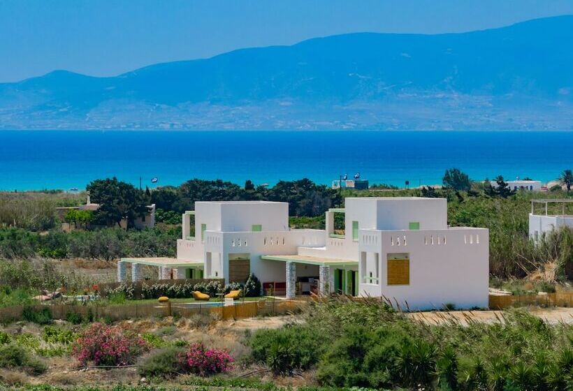 Plioni Villas & Suites