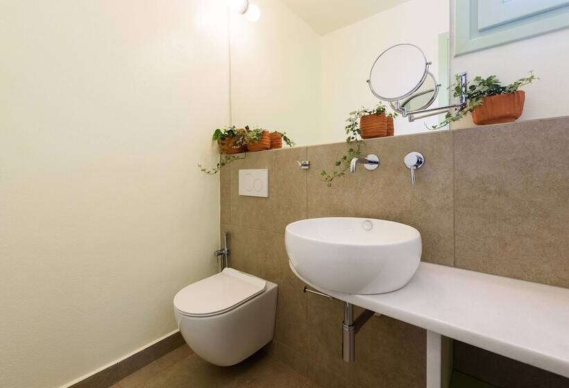 Plioni Villas & Suites