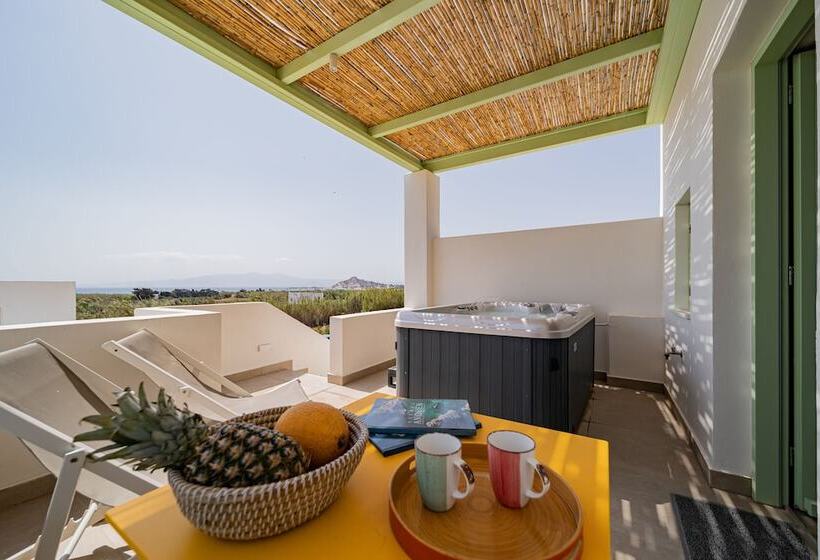 Plioni Villas & Suites