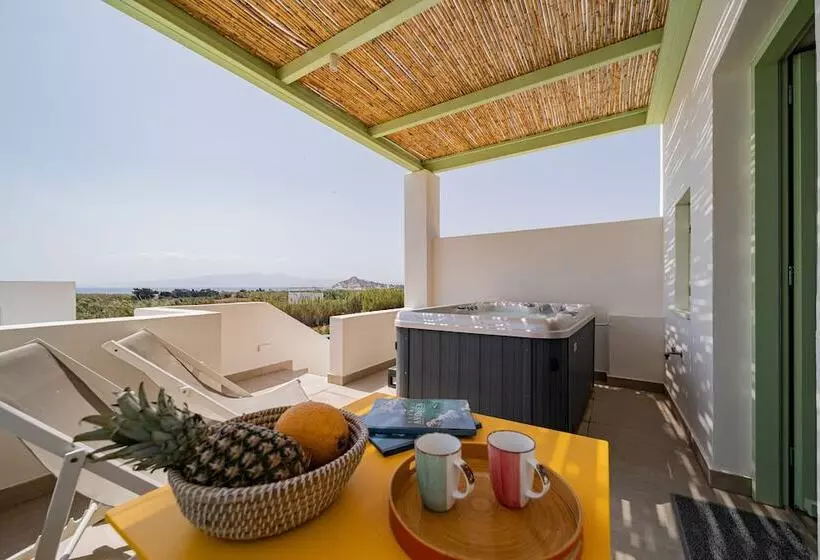 Plioni Villas & Suites