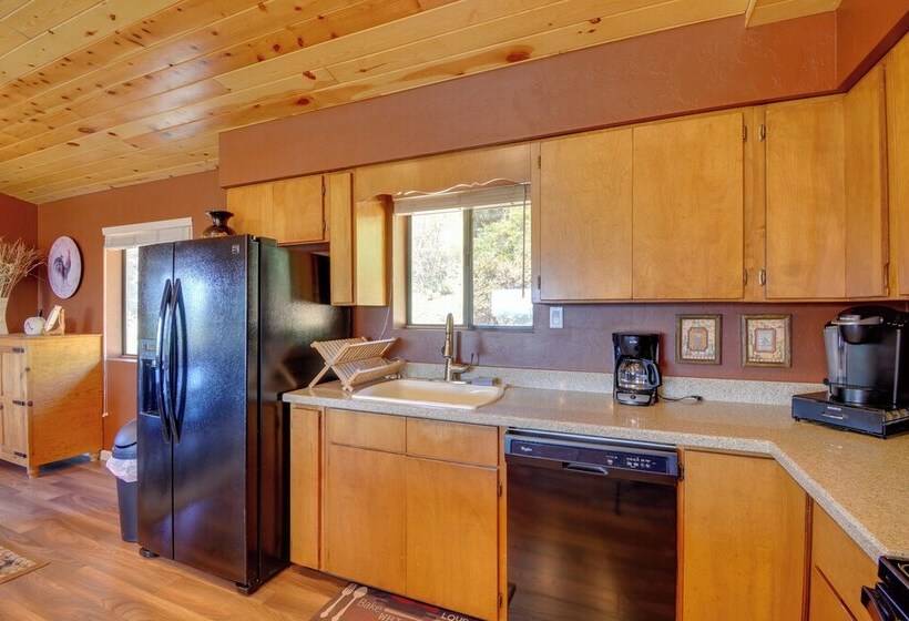 Prescott Hideaway W/ Deck, Sauna & Mountain Views!