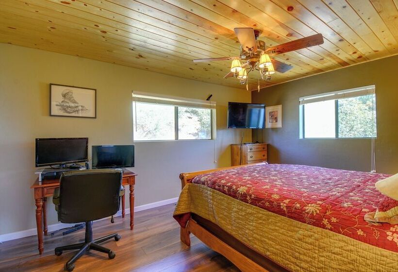 Prescott Hideaway W/ Deck, Sauna & Mountain Views!
