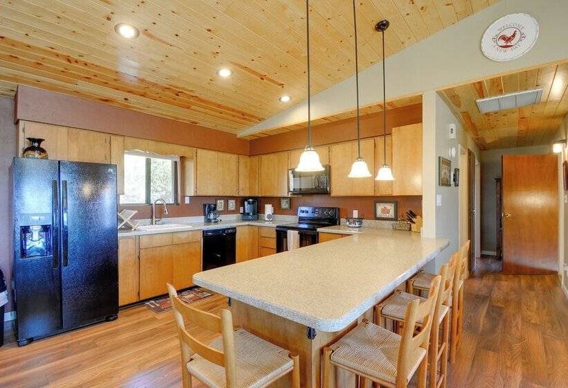 Prescott Hideaway W/ Deck, Sauna & Mountain Views!