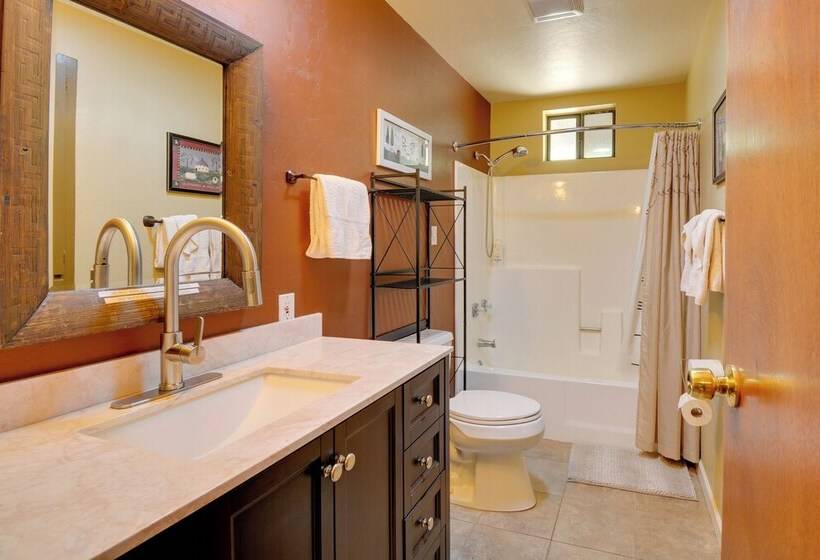 Prescott Hideaway W/ Deck, Sauna & Mountain Views!