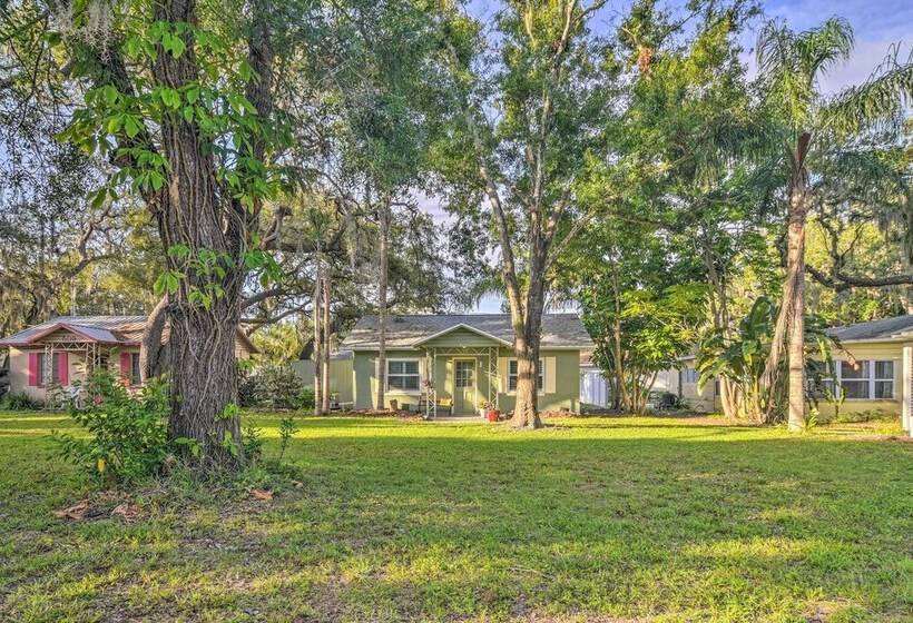 Quiet Crystal Beach Hideaway   Steps To Shoreline!