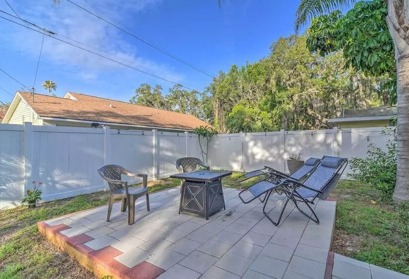 Quiet Crystal Beach Hideaway   Steps To Shoreline!