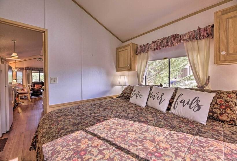Relaxing Abode In Show Low: Quiet, 55+ Community!