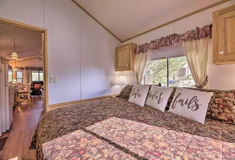 Relaxing Abode In Show Low: Quiet, 55+ Community!