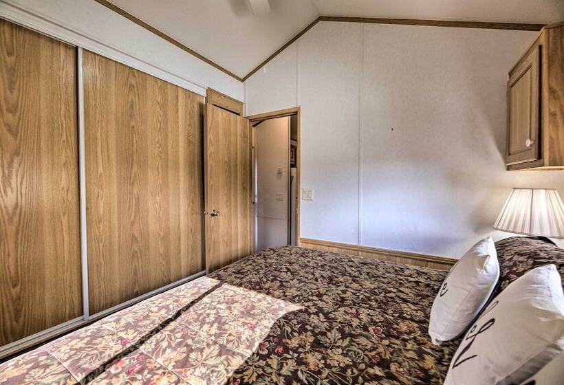 Relaxing Abode In Show Low: Quiet, 55+ Community!