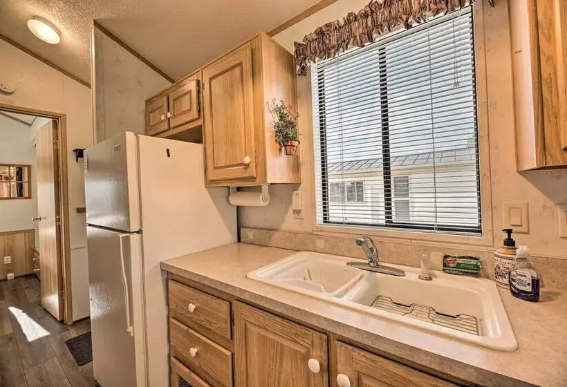 Relaxing Abode In Show Low: Quiet, 55+ Community!