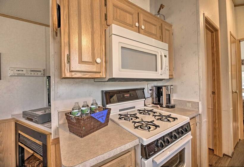 Relaxing Abode In Show Low: Quiet, 55+ Community!