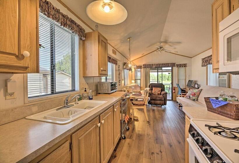 Relaxing Abode In Show Low: Quiet, 55+ Community!