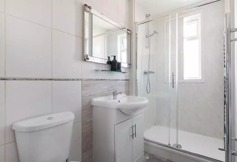 Residenssi C Bright And Spacious House