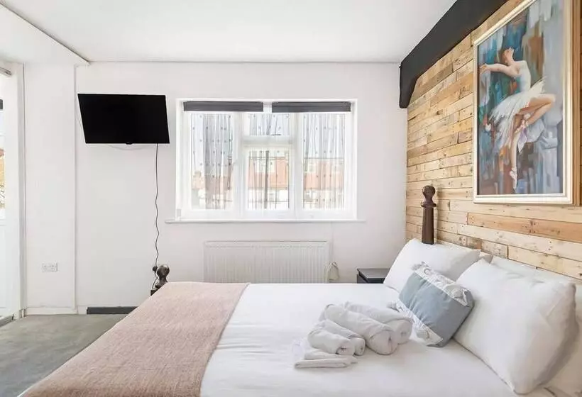 Residenssi C Bright And Spacious House