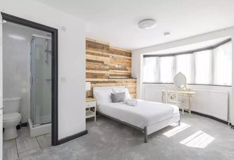 Residenssi C Bright And Spacious House