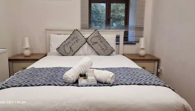 Residenssi Lakeviews/quietness/parking/longstays/4guests