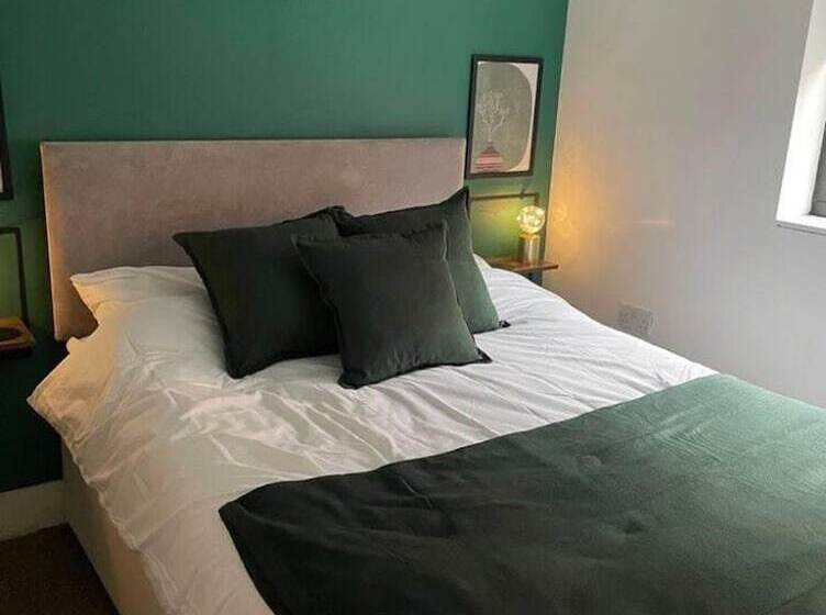 إقامة The Media City House