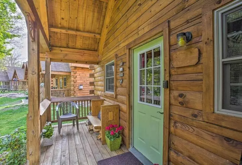 Resort Cabin W/ Fire Pit: Golf, Hike And Play!