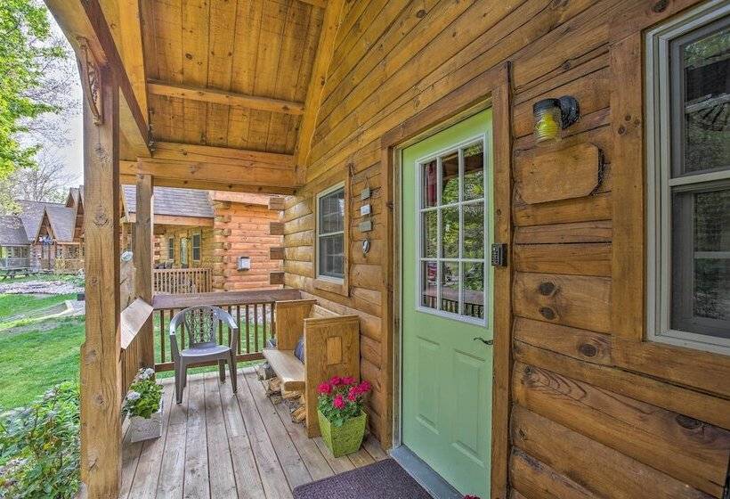 Resort Cabin W/ Fire Pit: Golf, Hike And Play!