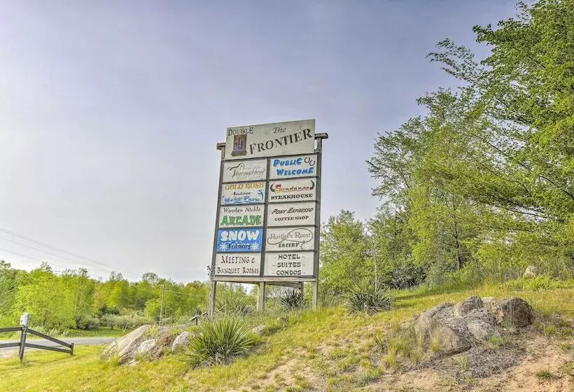 Resort Cabin W/ Fire Pit: Golf, Hike And Play!