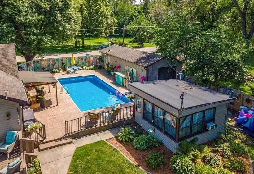 Rock River Retreat  W/ Dock & Private Backyard!