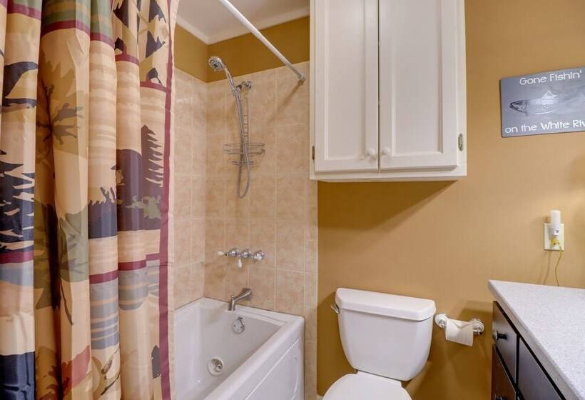 Roomy Riverfront Trout Valley Cabin W/ Porch!