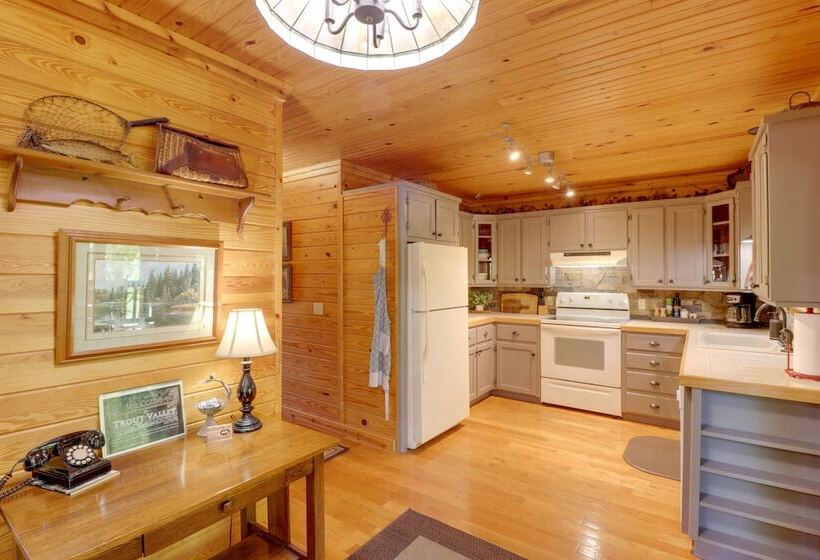 Roomy Riverfront Trout Valley Cabin W/ Porch!