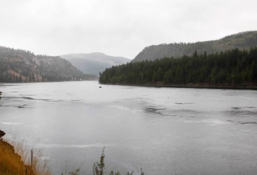 Rural Kettle Falls Bunkhouse W/ Airstrip & Trails!