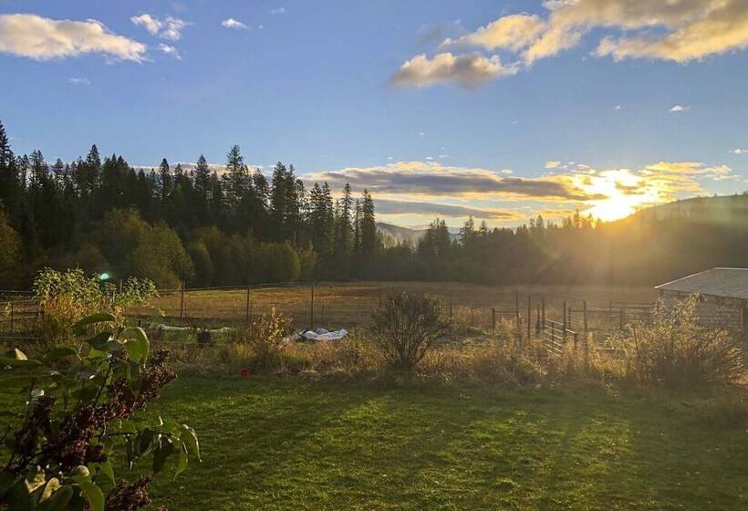 Rural Kettle Falls Bunkhouse W/ Airstrip & Trails!