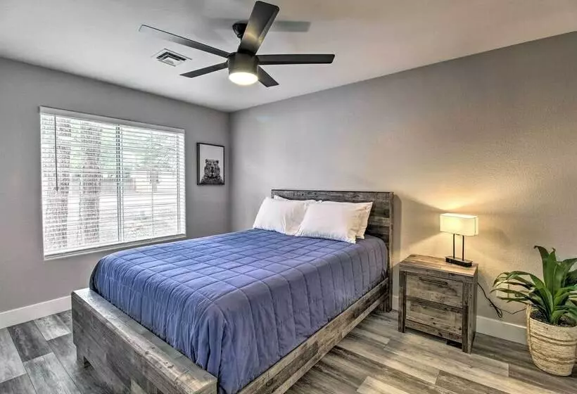 Show Low Family Home ~ 1 Block To City Park!