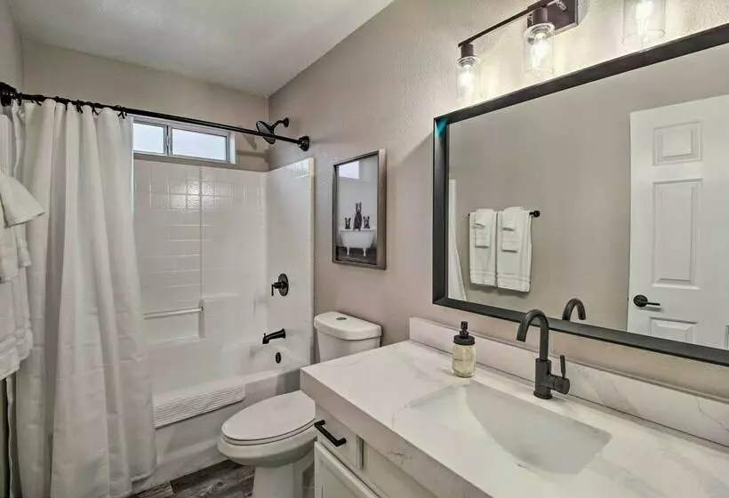 Show Low Family Home ~ 1 Block To City Park!