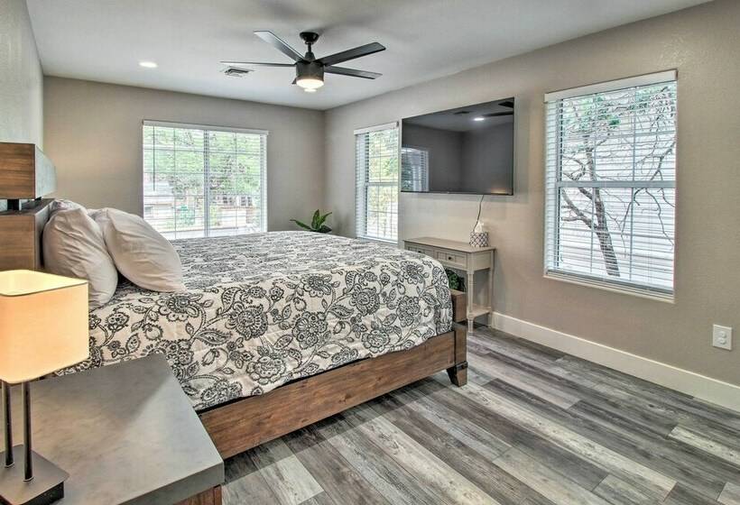 Show Low Family Home ~ 1 Block To City Park!