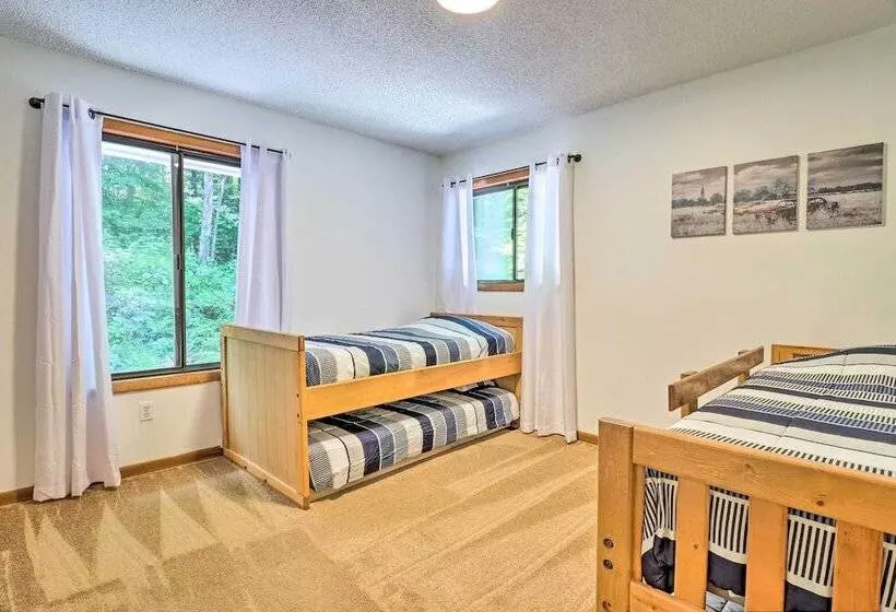 Smoky Mountain Retreat W/ Games, Fire Pit & Patio!