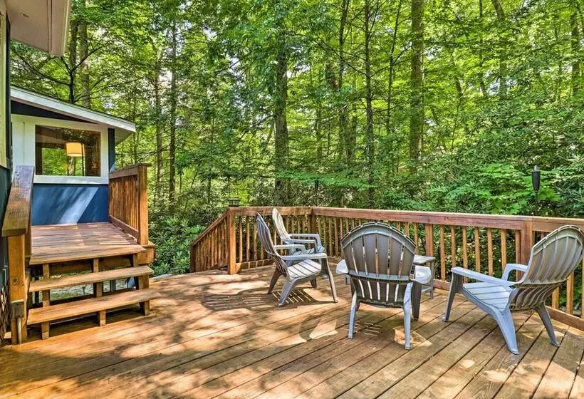 Smoky Mountain Retreat W/ Games, Fire Pit & Patio!