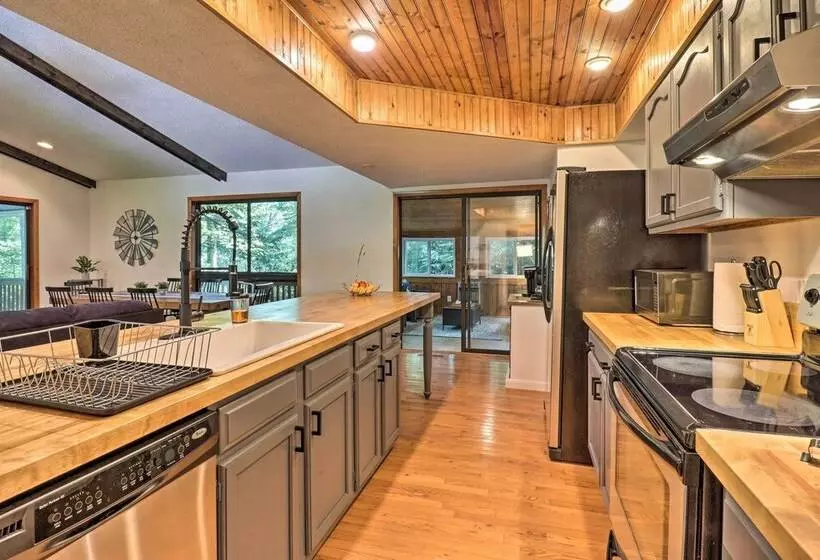 Smoky Mountain Retreat W/ Games, Fire Pit & Patio!