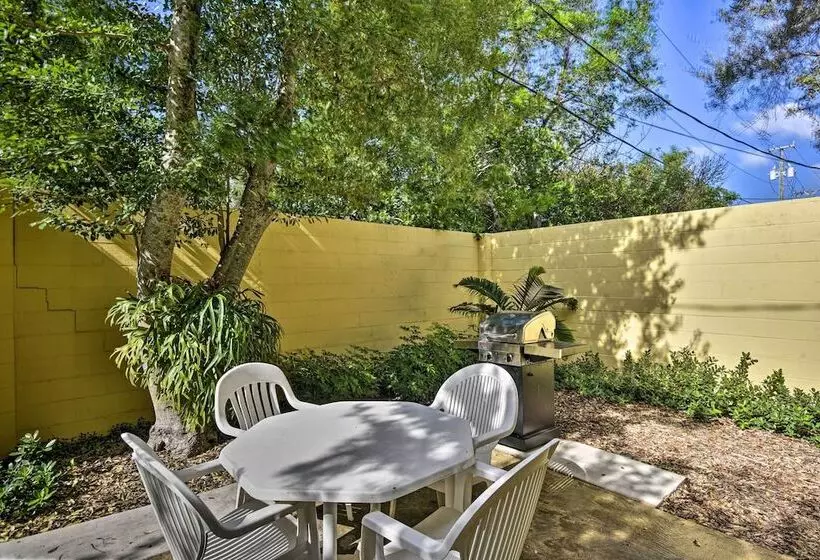 Sunny Cocoa Beach Escape W/ Bikes, Walk To Beach