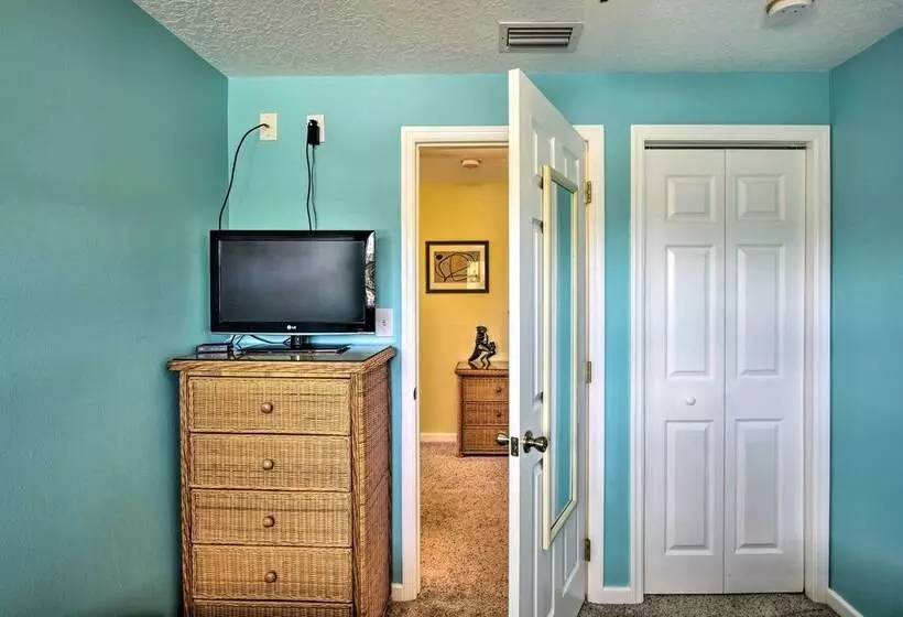 Sunny Cocoa Beach Escape W/ Bikes, Walk To Beach